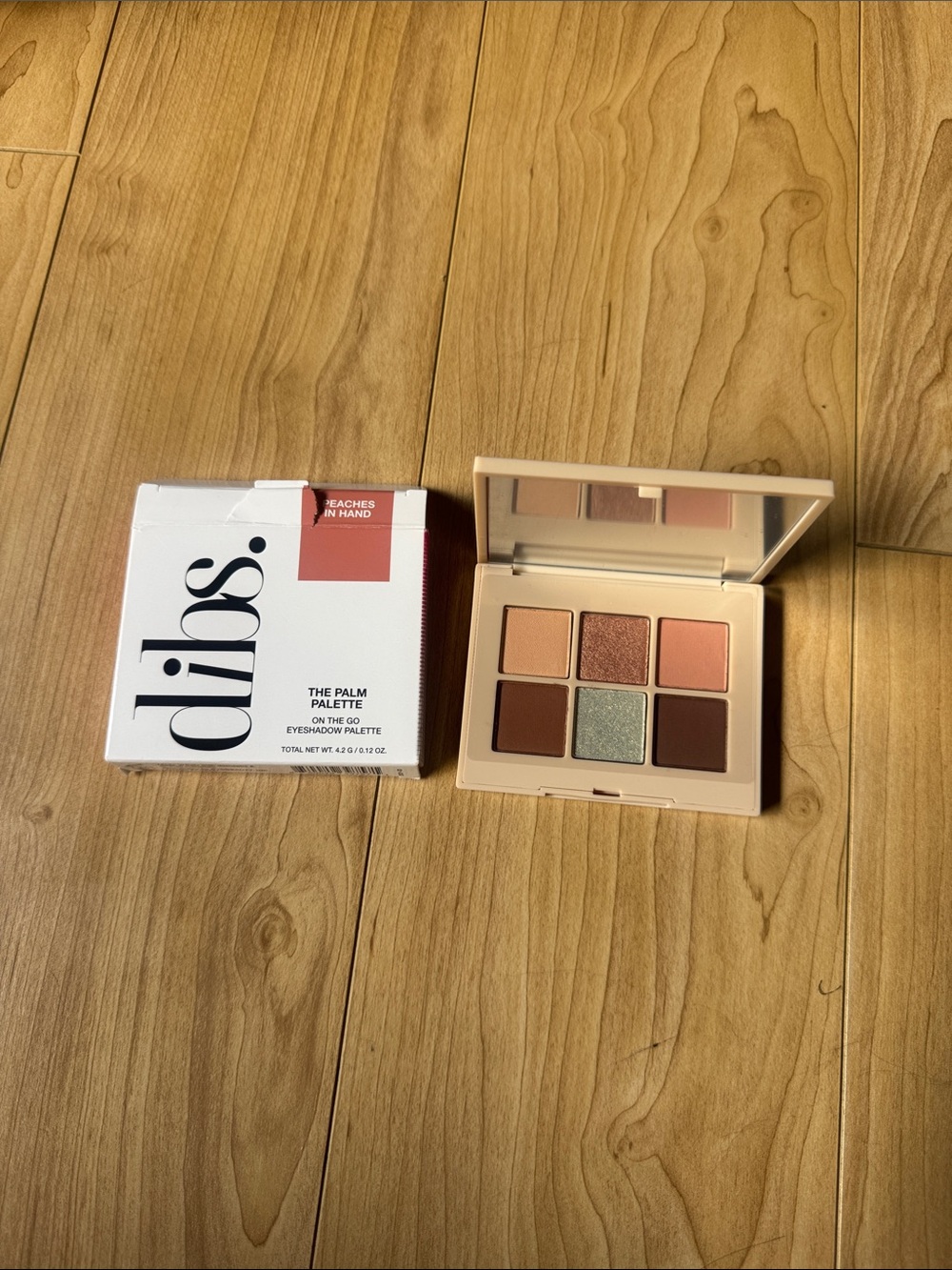 The Palm Palette Eyeshadow - Peaches in Hand